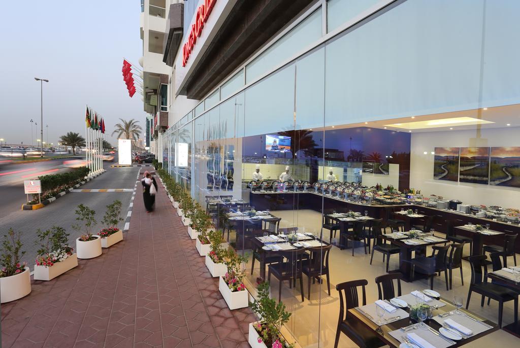 Ramada By Wyndham Beach Hotel Ajman Esterno foto
