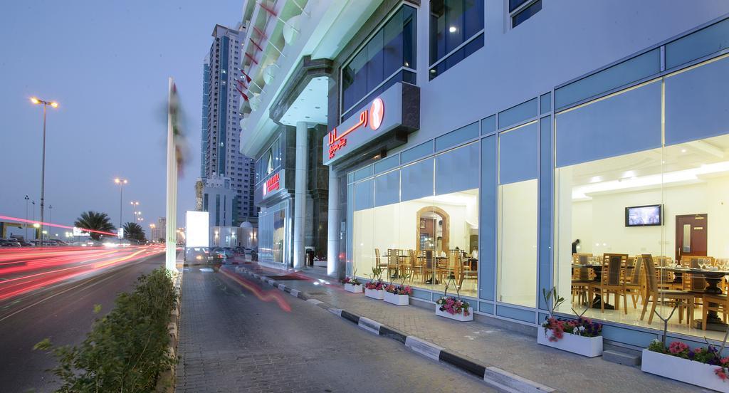 Ramada By Wyndham Beach Hotel Ajman Esterno foto