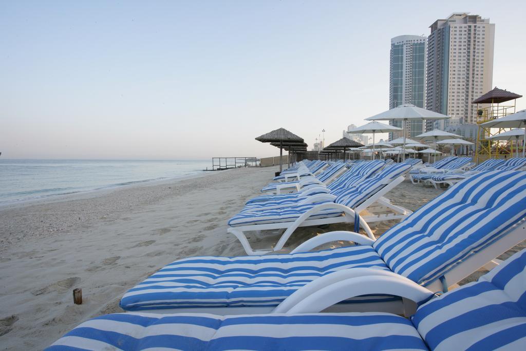 Ramada By Wyndham Beach Hotel Ajman Esterno foto
