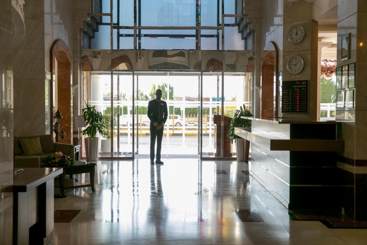 Ramada By Wyndham Beach Hotel Ajman Esterno foto