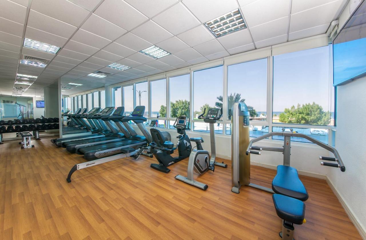 Ramada By Wyndham Beach Hotel Ajman Esterno foto